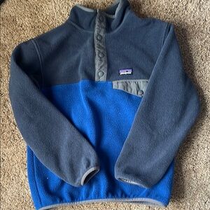 Patagonia Blue and Gray Fleece Pullover